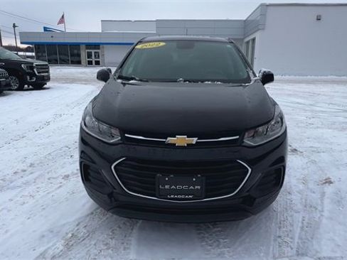 Used 2022 Chevrolet Trax LS w/ Tint and Cruise Package image 3