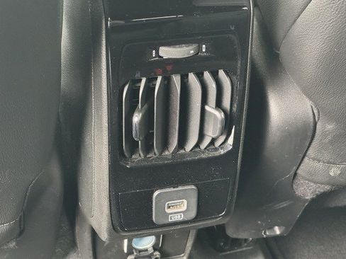 Certified 2025 Jeep Compass Limited image 28