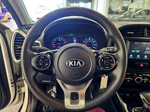 Used 2021 Kia Soul LX image 10