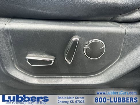 Used 2018 Ford Expedition XLT w/ Equipment Group 202A AWD/4WD image 12