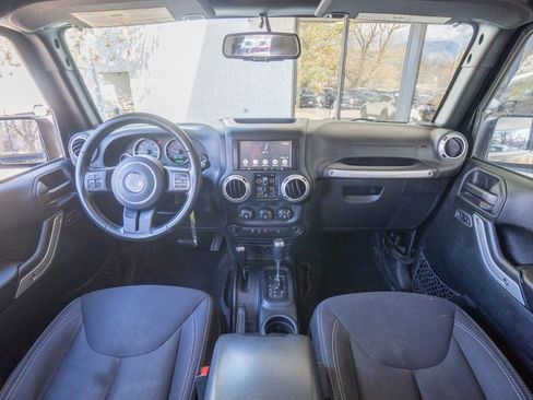 Used 2018 Jeep Wrangler Unlimited Sahara w/ Max Tow Package image 15