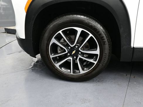 Used 2025 Chevrolet TrailBlazer LT AWD/4WD image 13