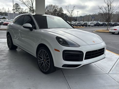 Used 2021 Porsche Cayenne Coupe image 5