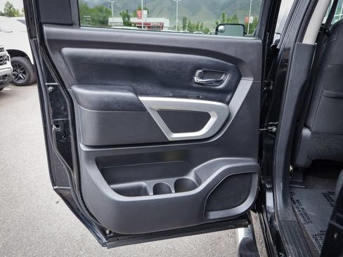 Used 2017 Nissan Titan SV AWD/4WD image 31