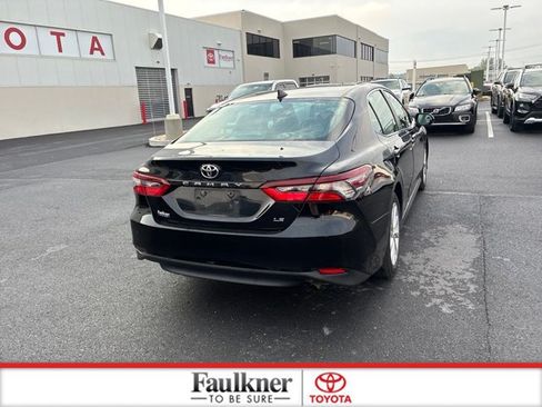 Used 2023 Toyota Camry LE FWD image 11