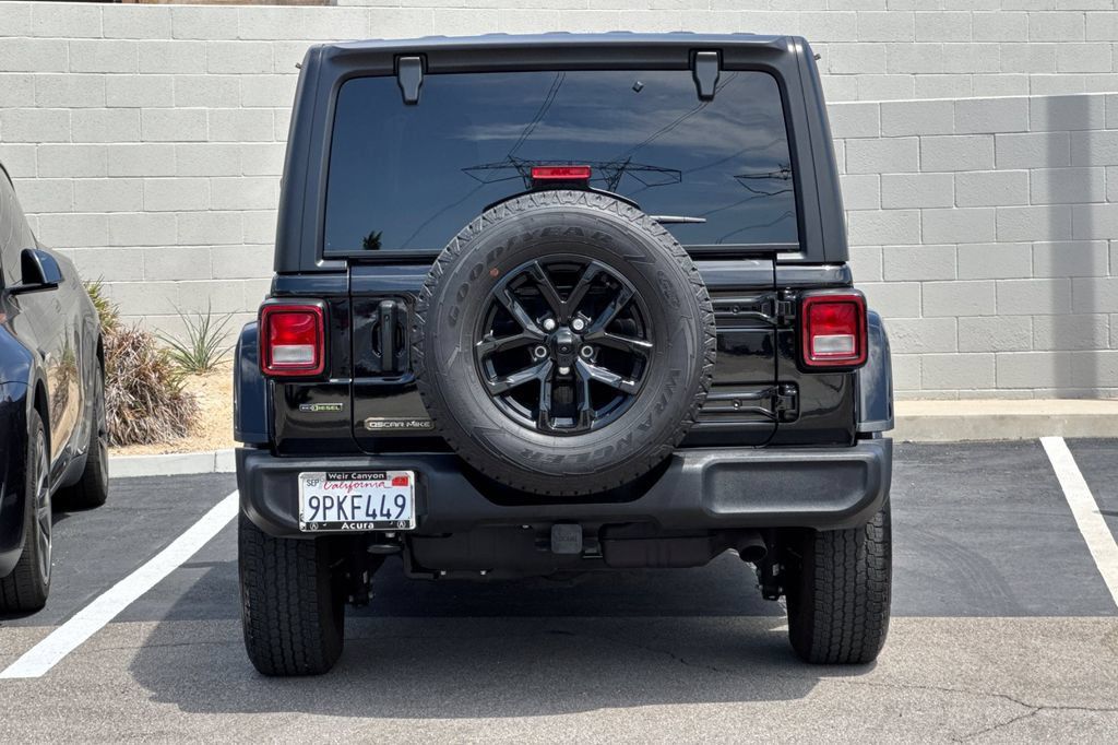 Used 2023 Jeep Wrangler Unlimited Sport AWD/4WD image 8