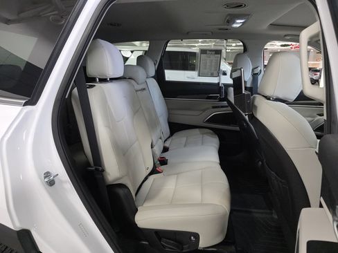 Used 2021 Kia Telluride EX image 15