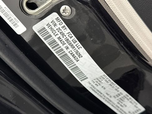 Used 2024 Chrysler Pacifica Touring-L image 36