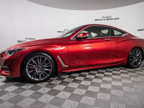 Used 2017 INFINITI Q60 Red Sport 400 RWD image 9