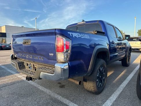 Used 2022 Toyota Tacoma TRD Off-Road AWD/4WD image 4