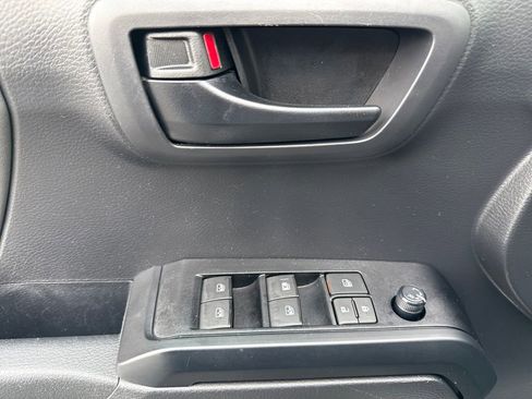 Used 2022 Toyota Tacoma SR image 16