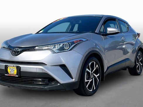 Used 2018 Toyota C-HR XLE FWD image 1