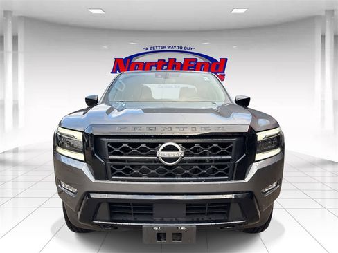 Used 2023 Nissan Frontier SV w/ Midnight Edition Package image 2