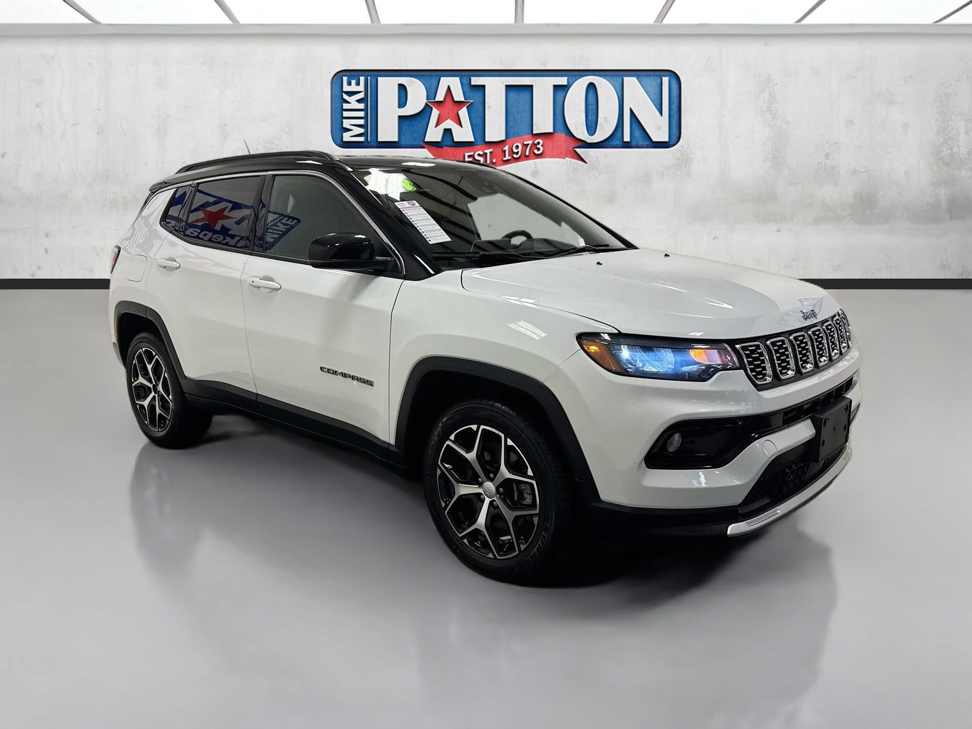 Used 2024 Jeep Compass Limited AWD/4WD image 1