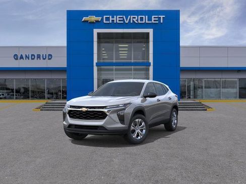 New 2026 Chevrolet Trax LS FWD image 32