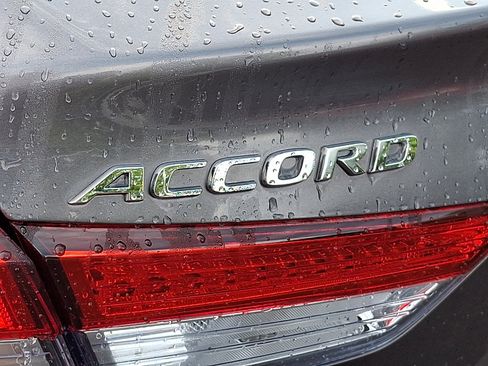 Used 2018 Honda Accord Touring image 35
