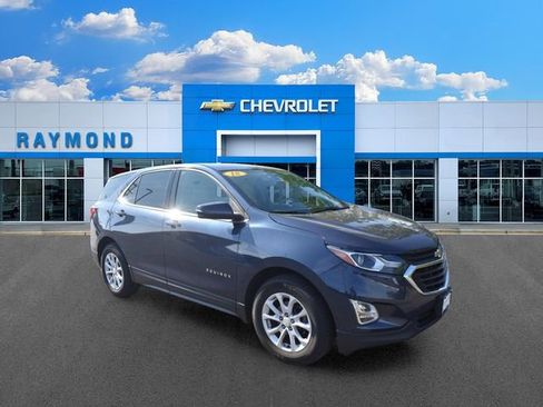 Used 2018 Chevrolet Equinox LT FWD image 2