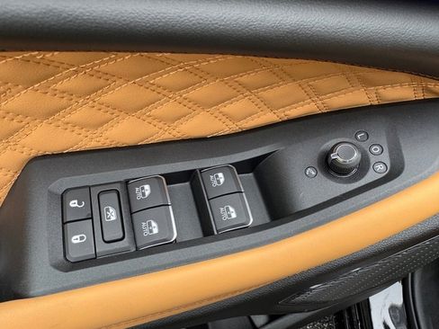 New 2025 Jeep Grand Cherokee Summit w/ Luxury Tech Group V image 13