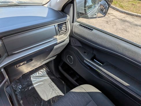 Used 2024 Ford Expedition XLT RWD image 19