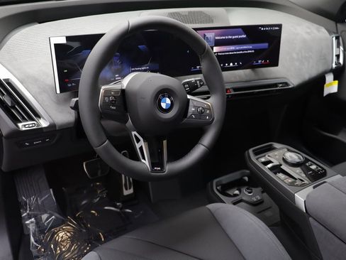 New 2026 BMW iX xDrive60 w/ M Sport Package image 6
