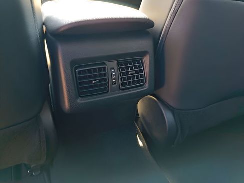 Used 2022 Toyota Camry XLE image 28