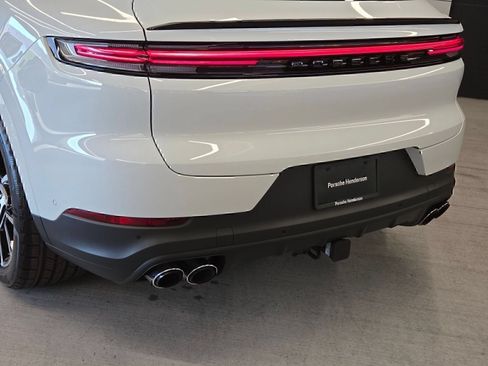 Certified 2026 Porsche Cayenne Coupe AWD/4WD image 8