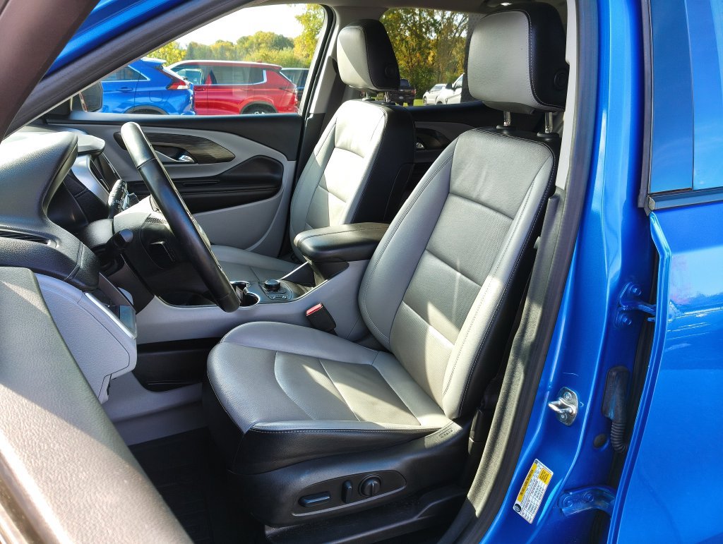 Used 2024 GMC Terrain SLT w/ LPO, Floor Liner Package AWD/4WD image 9