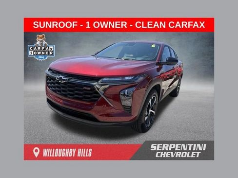 Used 2024 Chevrolet Trax RS w/ Sunroof Package FWD image 1