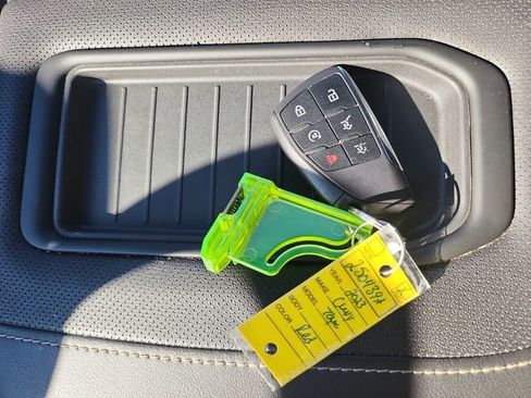 Used 2023 Chevrolet Tahoe Premier image 32