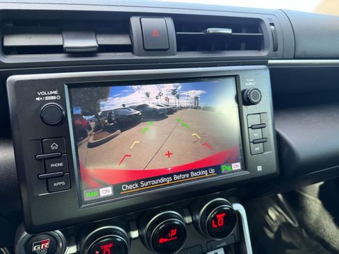 Used 2023 Toyota GR86 w/ ALL Weather Mat Package (TMS) RWD image 13