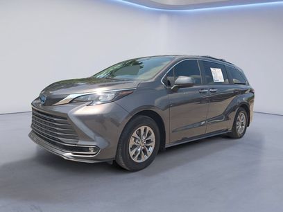 Used 2025 Toyota Sienna XLE w/ XLE Plus Package