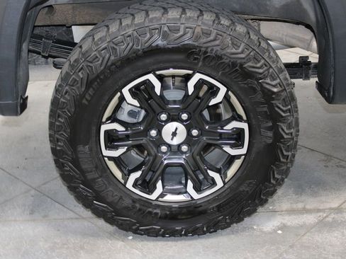 Used 2024 Chevrolet Silverado 1500 ZR2 w/ Technology Package image 71