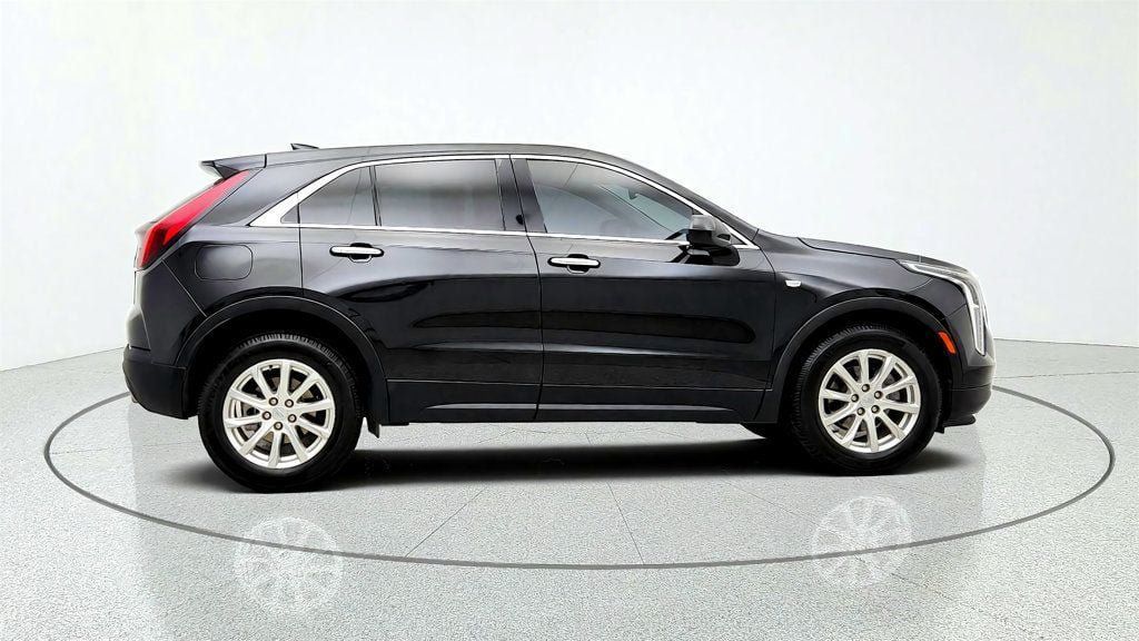 Used 2023 Cadillac XT4 Luxury w/ Driver Awareness Package FWD image 4