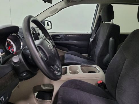 Used 2014 Dodge Grand Caravan SXT image 17