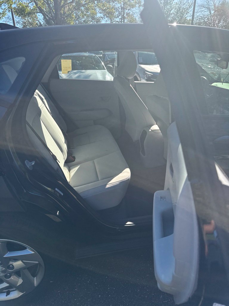 Used 2025 Hyundai Kona SE FWD image 25