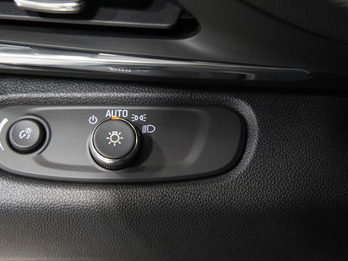 New 2025 Buick Envista Preferred image 27