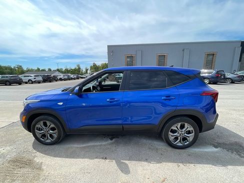 Used 2024 Kia Seltos LX AWD/4WD image 3