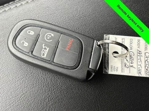 Used 2023 Jeep Cherokee Altitude Lux image 26