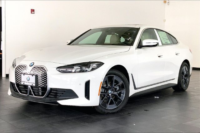 New 2026 BMW i4 eDrive40 w/ Parking Assistance Package RWD image 1