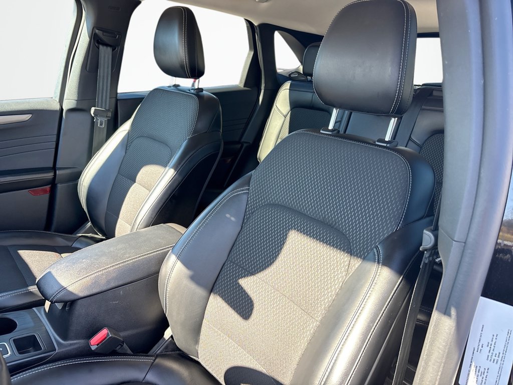 Used 2025 Ford Escape SE FWD image 28