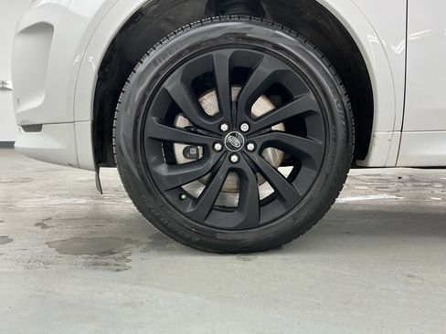 Used 2023 Land Rover Discovery Sport SE R-Dynamic image 16