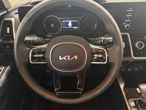 Used 2023 Kia Sorento LX image 14