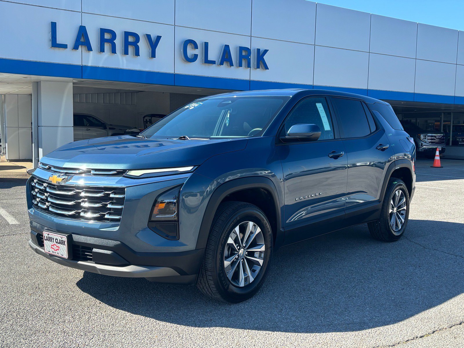Certified 2025 Chevrolet Equinox LT FWD image 1