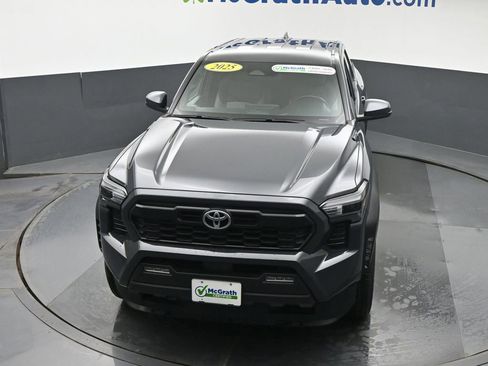 Used 2025 Toyota Tacoma TRD Off-Road w/ TRD Off Road Upgrade Package AWD/4WD image 27