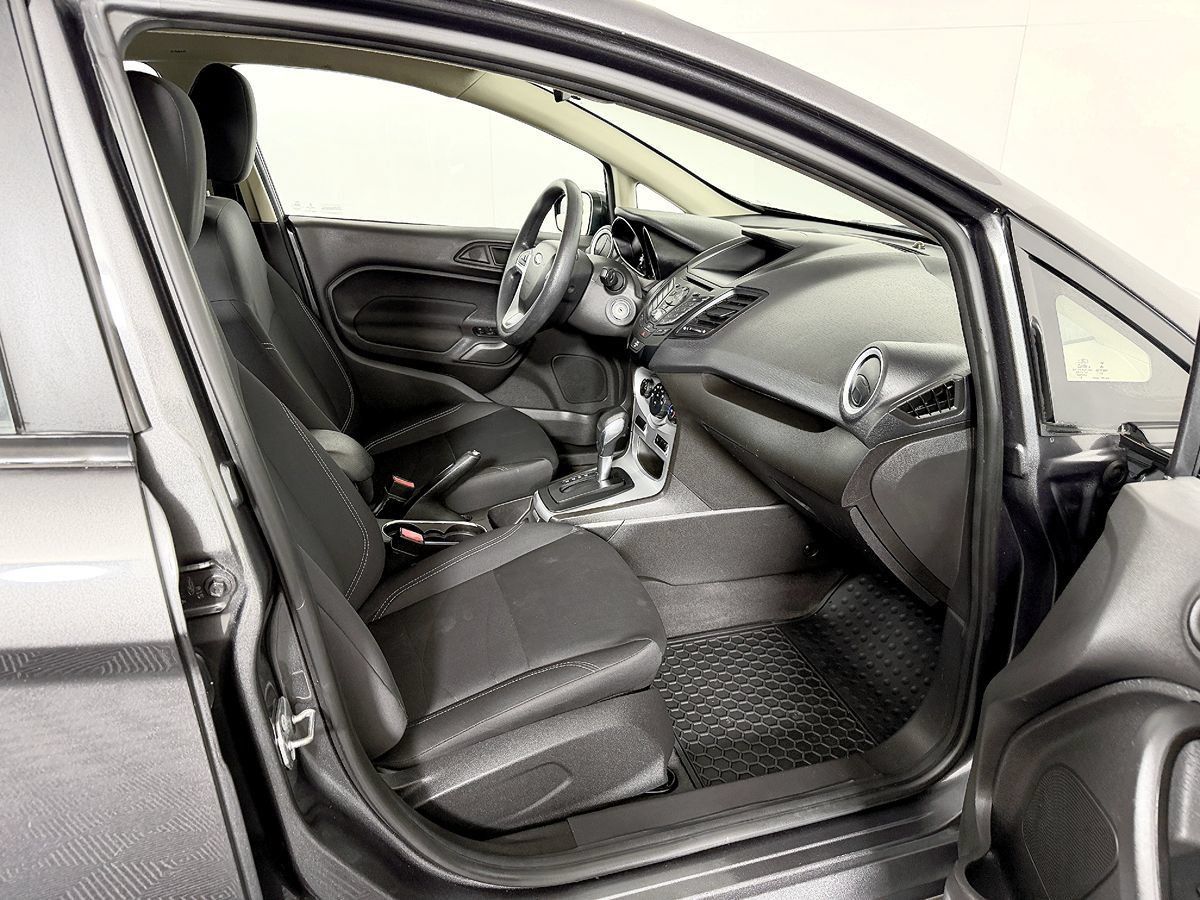 Used 2018 Ford Fiesta SE FWD image 45