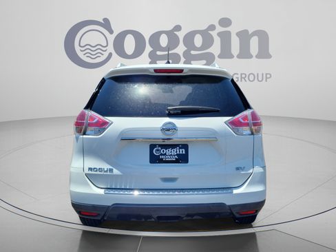 Used 2016 Nissan Rogue SV FWD image 4