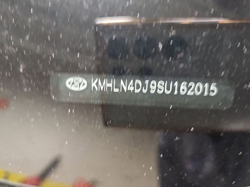 Used 2025 Hyundai Elantra Limited image 9