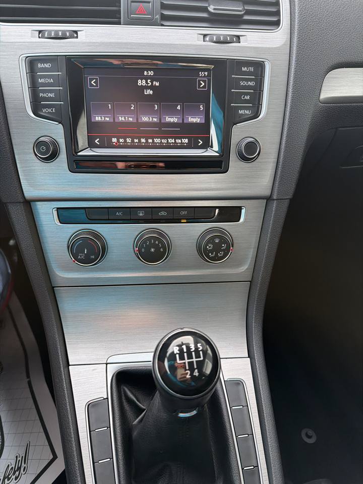 Used 2015 Volkswagen Golf S FWD image 13