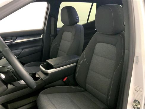 Used 2025 GMC Terrain Elevation AWD/4WD image 23
