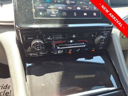 Used 2021 Jeep Grand Cherokee L Laredo AWD/4WD image 19
